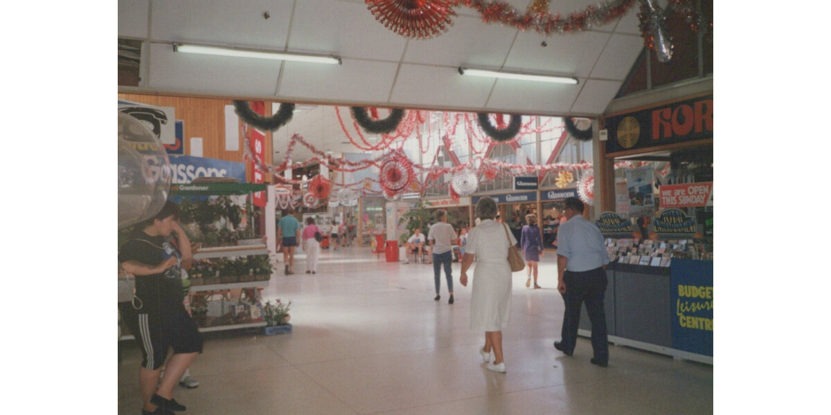 Christmas Decorations At Hornby Mall Discoverywall Nz