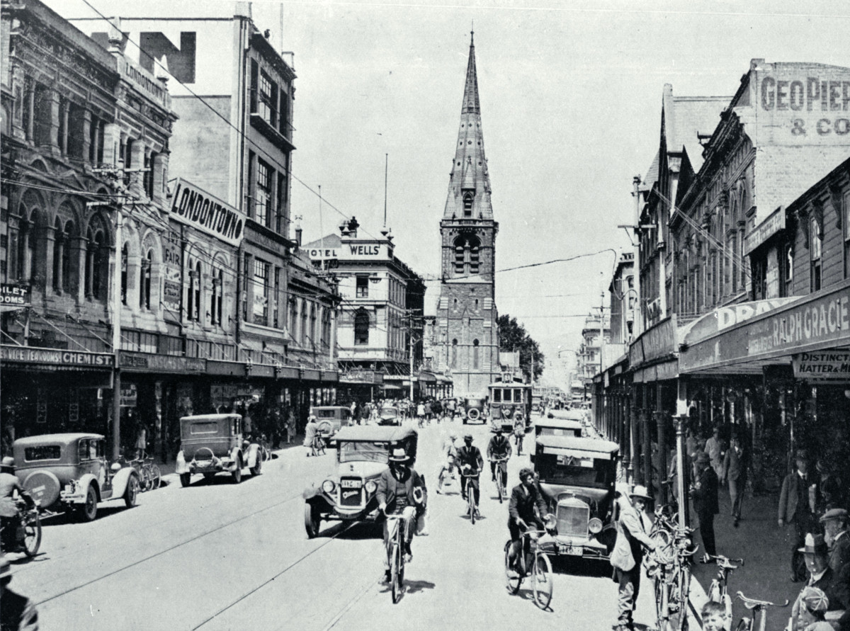 Colombo Street looking south towards the Cathedral discoverywall.nz