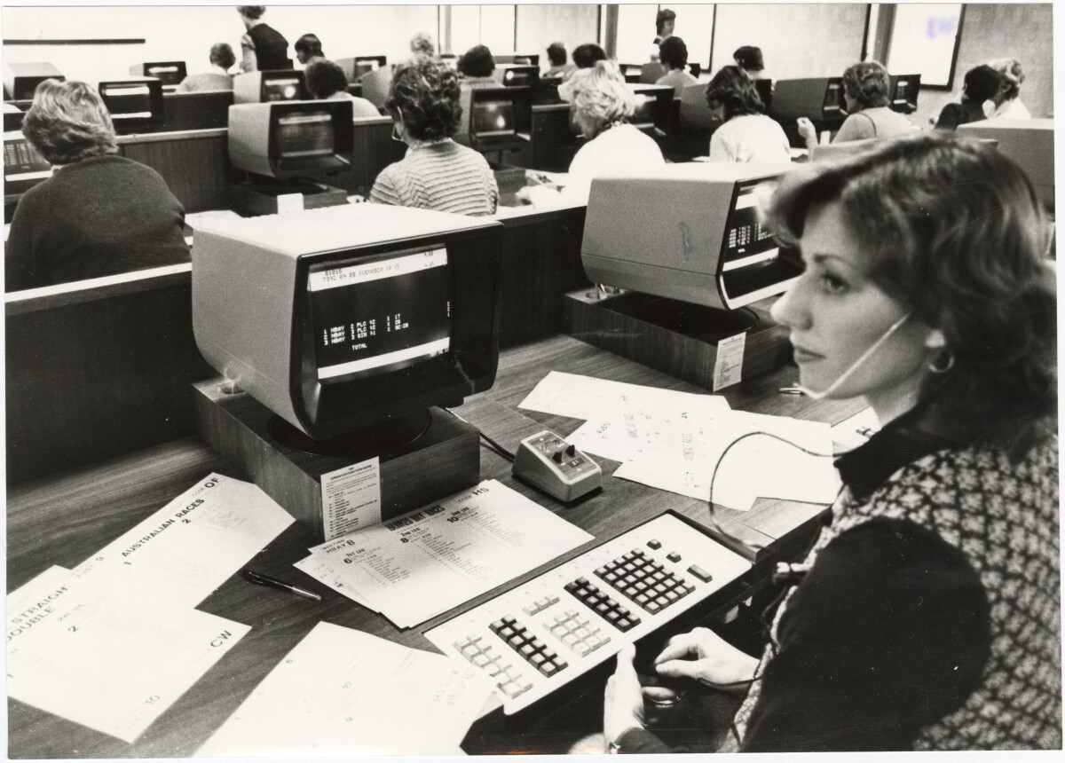 Jane Miller in the telephone betting centre | discoverywall.nz