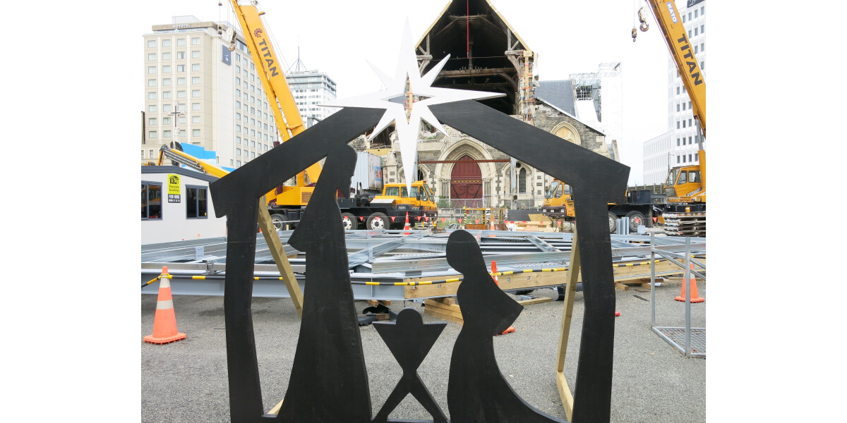 Nativity scene outside Cathedral | discoverywall.nz