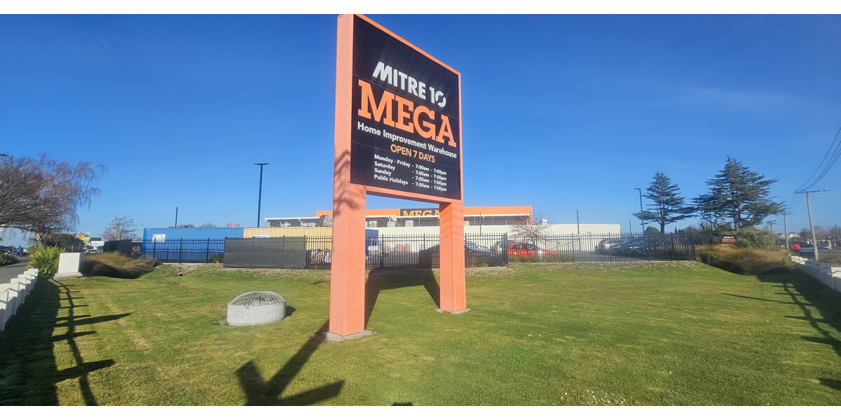 Mitre 10 Mega sign | discoverywall.nz