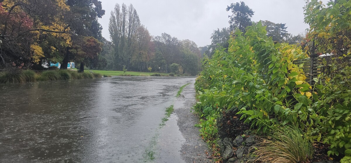Flooding of the Avon River in the Botanic Gardens