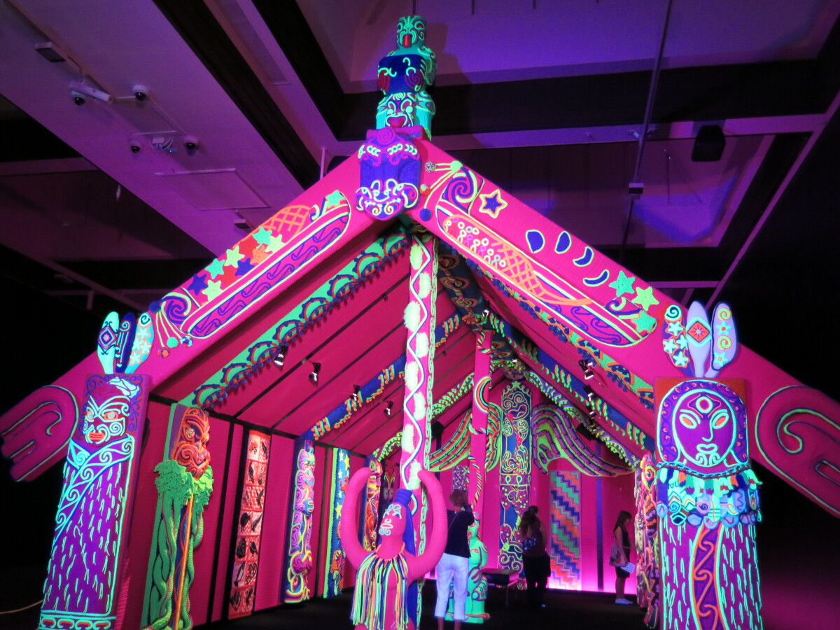 Wharenui Harikoa by Lissy and Rudi