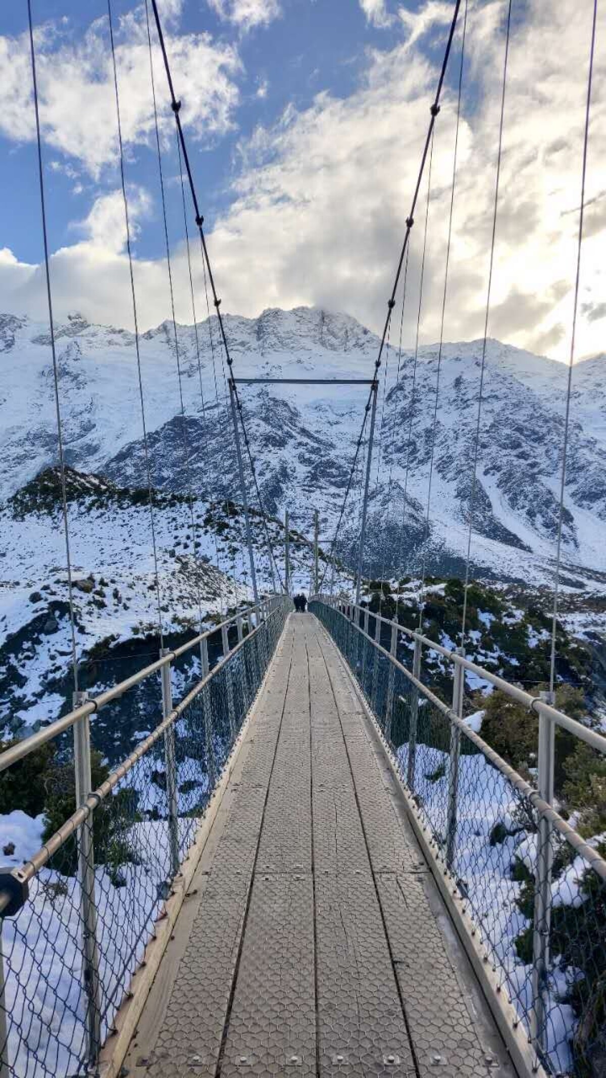 Hooker Valley bridge in winter