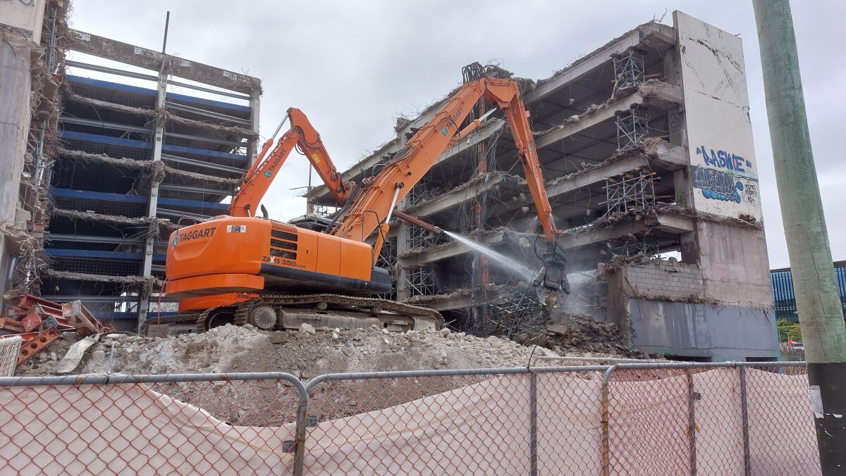 Demolition of an unidentified building in the central city