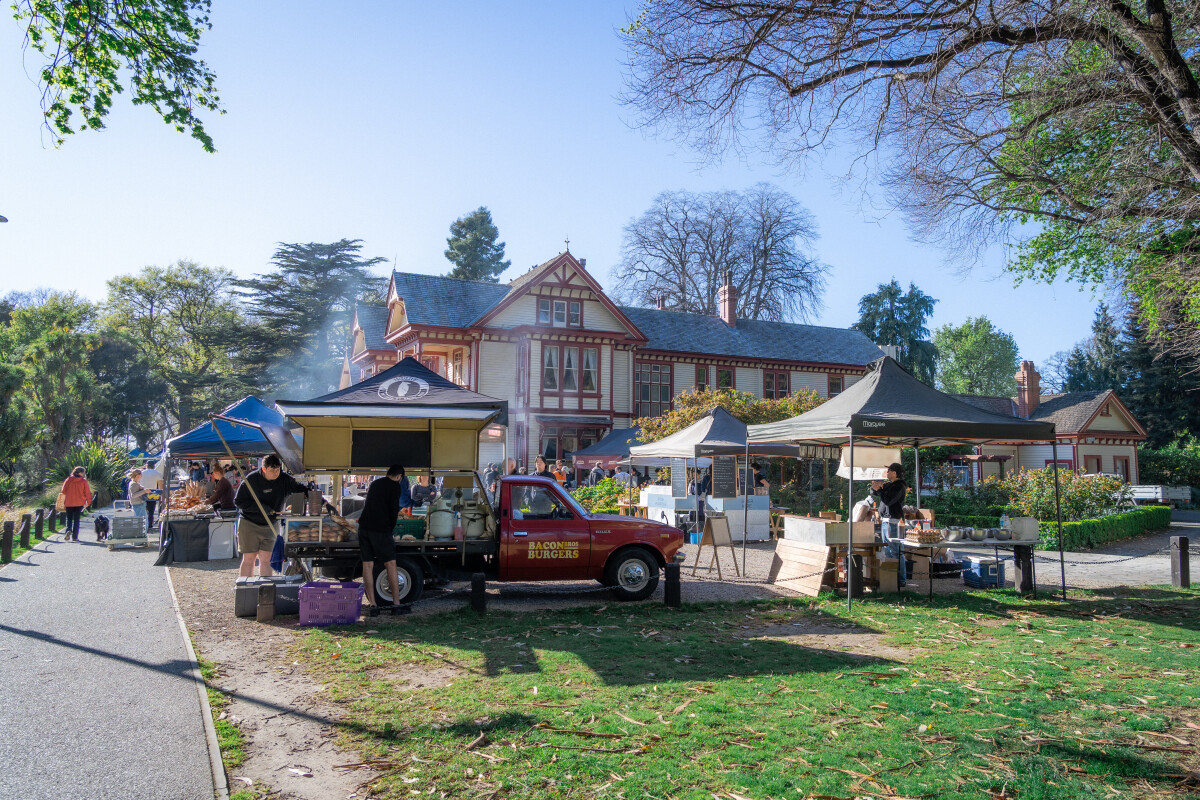 Riccarton House and Bush market