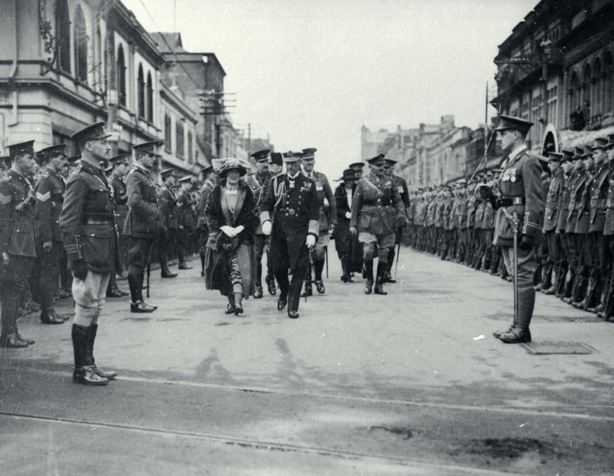 Lord and Lady Jellicoe passing the Guard of Honour | discoverywall.nz