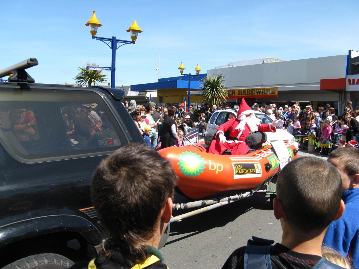 Santa in the New Brighton Christmas Parade, 2009 discoverywall.nz