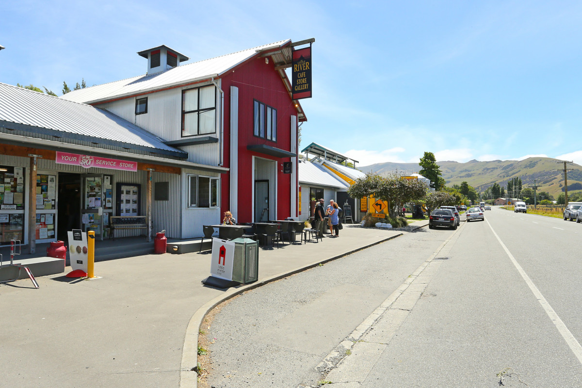 Main Street of Little River on Banks Peninsula discoverywall.nz