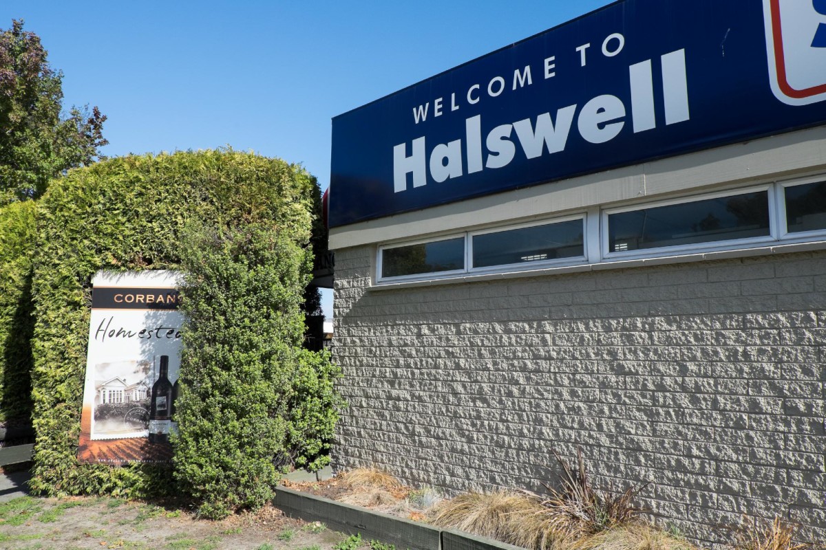 Halswell Super Liquor, Halswell Shopping Centre discoverywall.nz