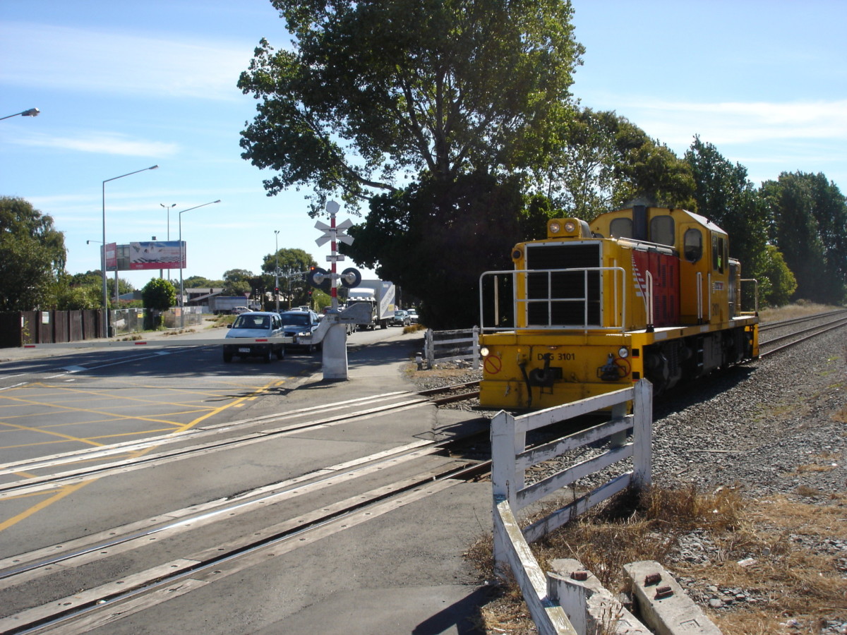 Garlands Road Railway Crossing discoverywall.nz