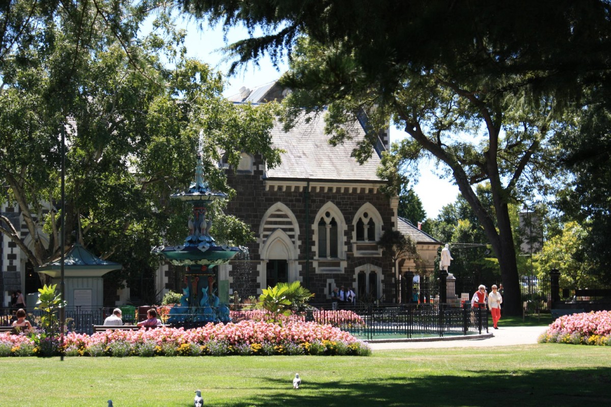 The fountain in the gardens | discoverywall.nz