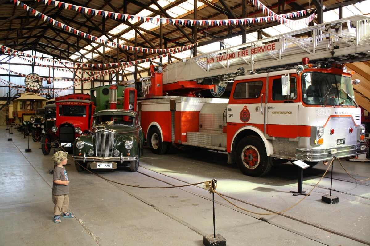 fire-truck-in-cathedral-square-discoverywall-nz