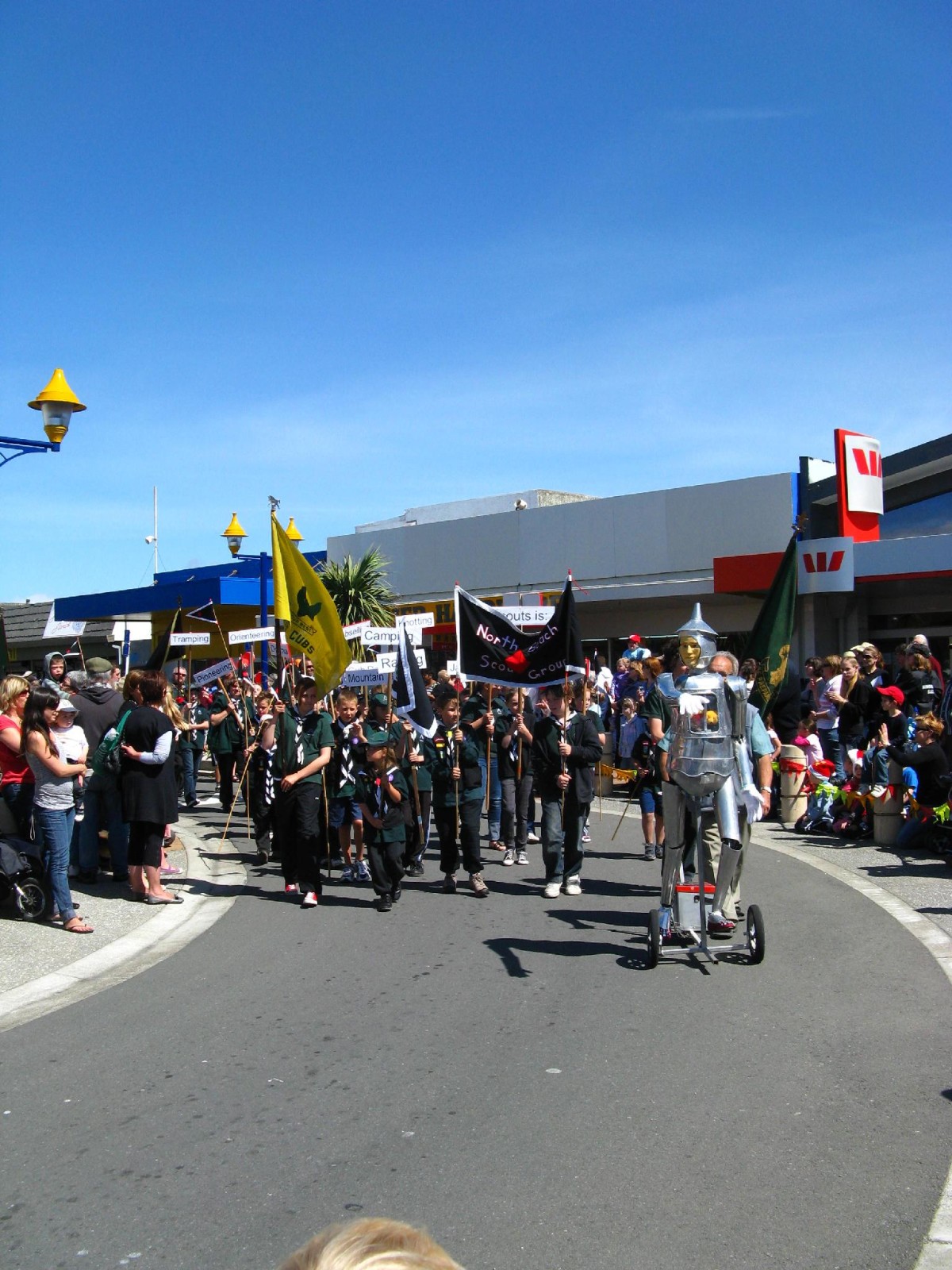 New Brighton Christmas Parade Marchers discoverywall.nz