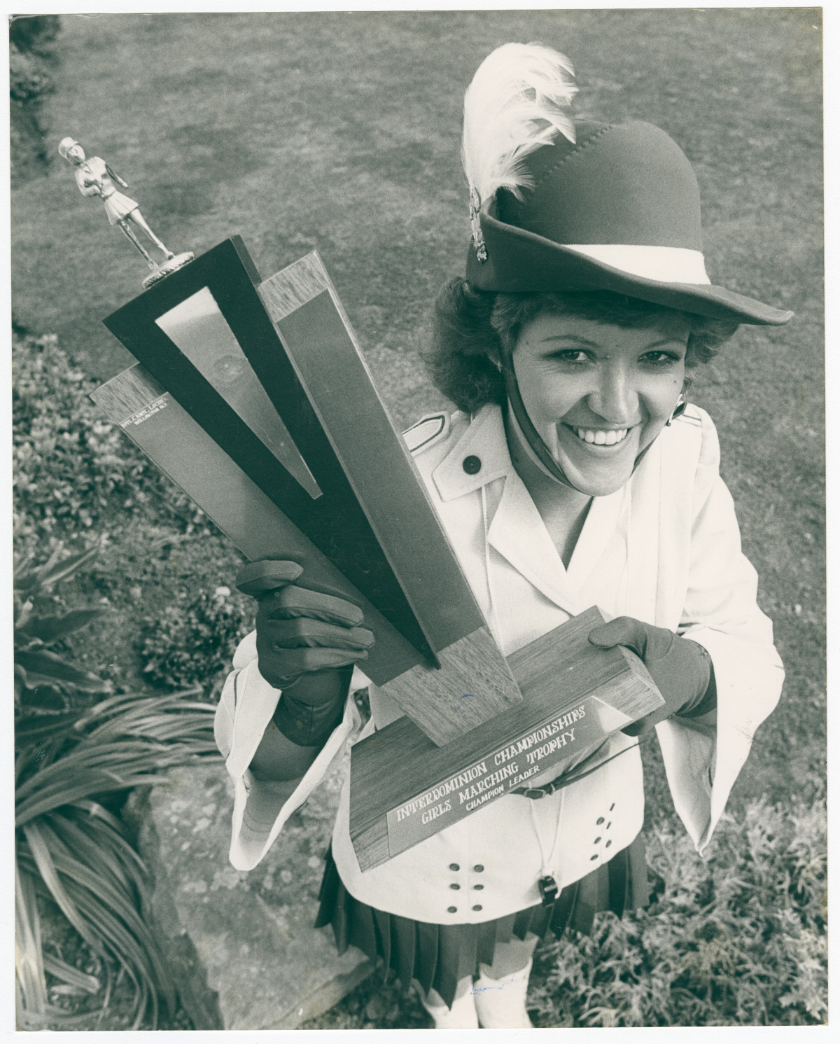 Trish Anderson with marching trophy | discoverywall.nz