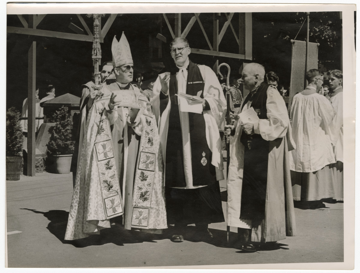 Thanksgiving Service in Cathedral Square | discoverywall.nz