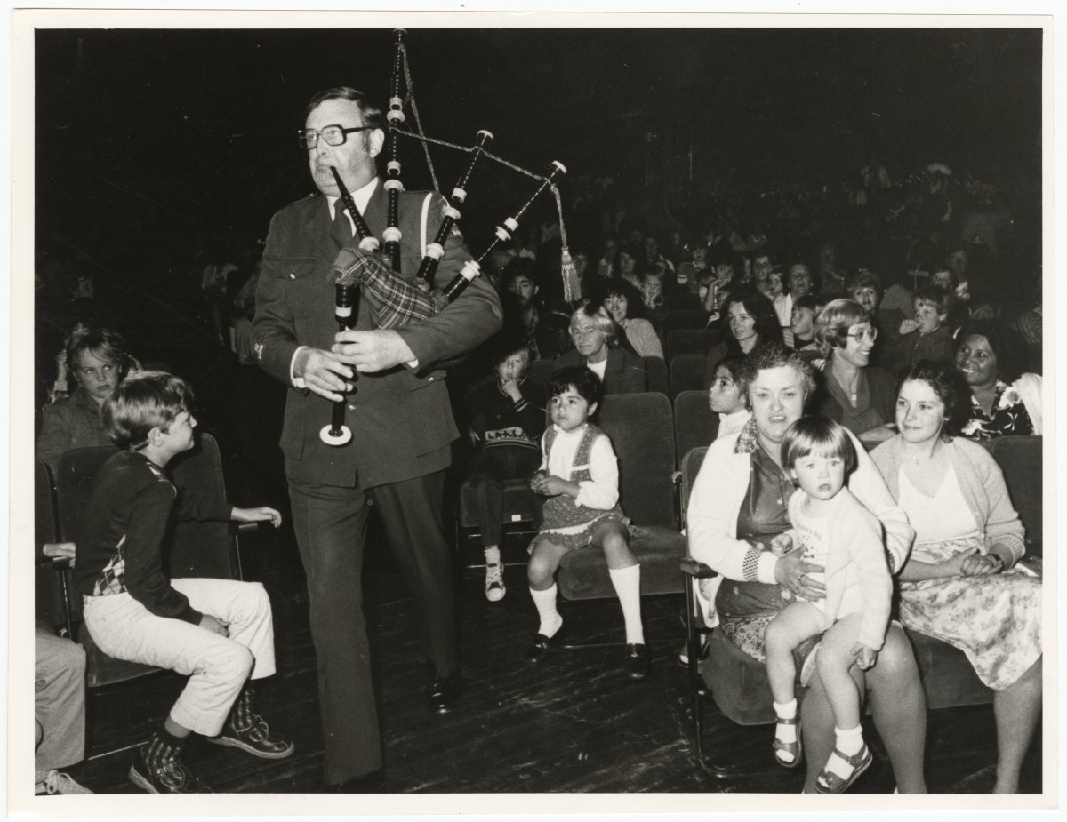 Piper at Starlets Christmas party | discoverywall.nz