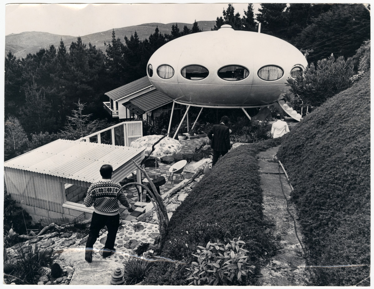 Flying saucer house on hillside discoverywall.nz