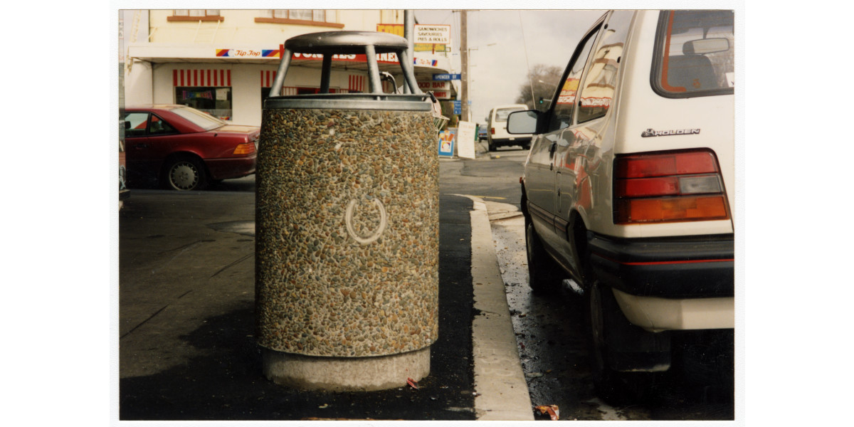 Rubbish bin on Lincoln Road discoverywall.nz