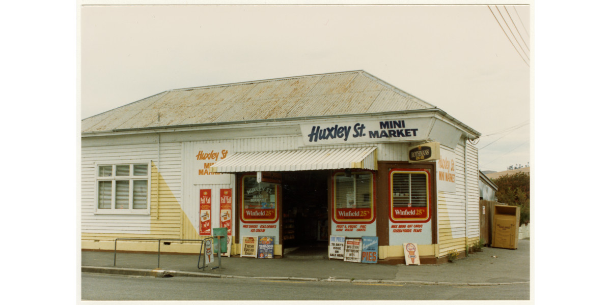 Huxley St Mini Market discoverywall.nz