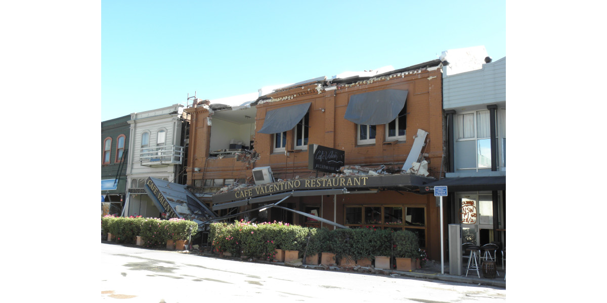 miljøforkæmper Ironisk damp Parapet and part building collapse, Café Valentino | discoverywall.nz