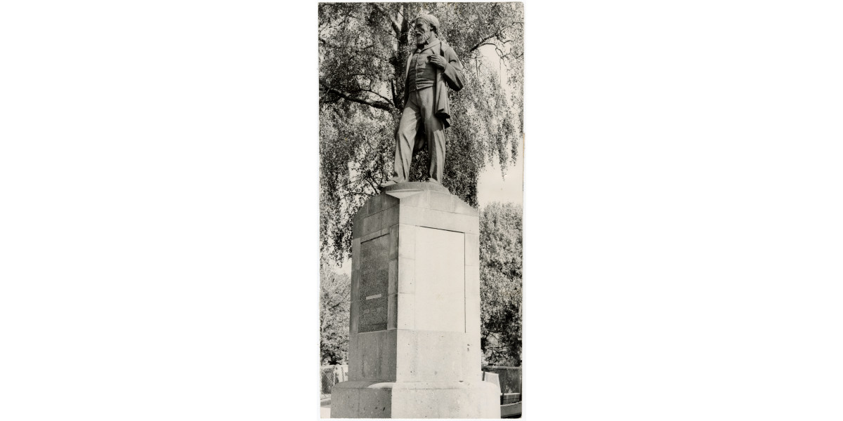 Statue Of James Edward Fitzgerald | Discoverywall.nz